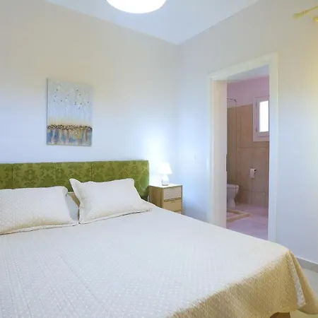 Achilleion Forest Kynopiástai