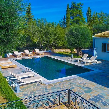 Achilleion Forest * Κυνοπιάστες